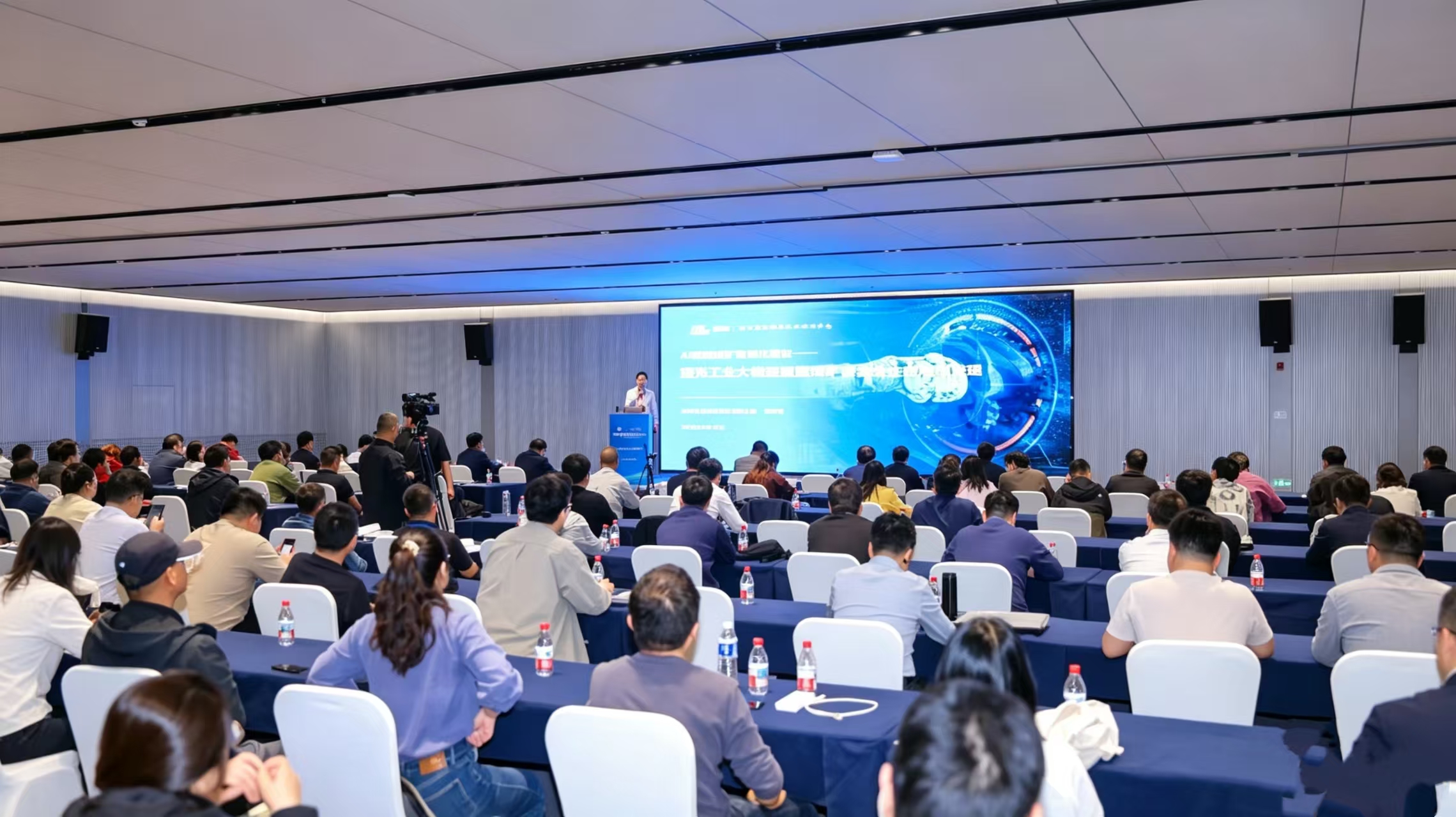 朗坤智慧，瑶光大模型，设备智能运维大会